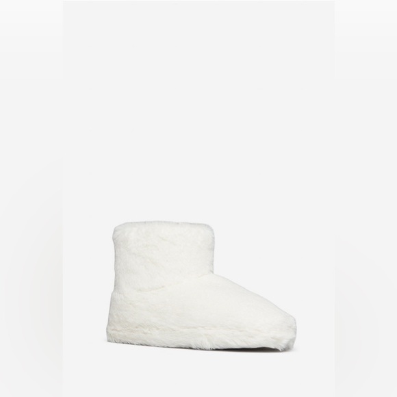 JustFab Lecia Fuzzie Boots Fuchsia, White-NWT - Picture 6 of 10